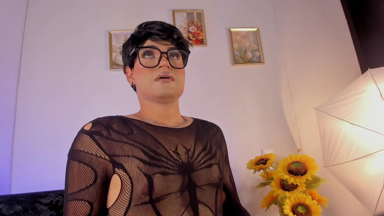 KenPrince: Femboy Ken Sissy ทําตัวเหมือน Pointe และเต้นเซ็กซี่สําหรับคุณ