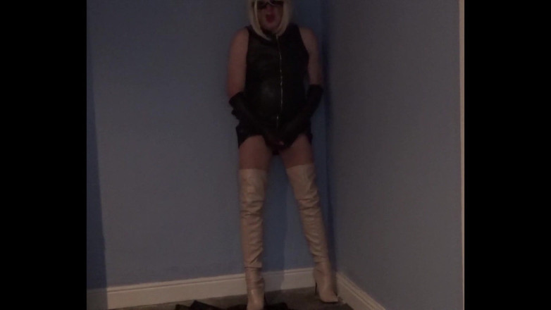 Leather Kirsten: Gioca in pelle