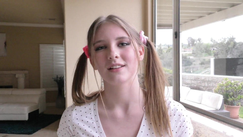 Perv Milfs n Teens: Melody Marks焦急地等待她邻居的妻子离开