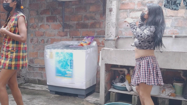 NEGRITA SEXY: I vicini sporchi parlano sporco nel cortile del quartiere. Hanno...