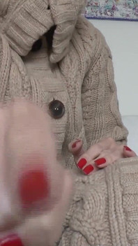 Feel My Fingernail on Your Chest, Scratching, Lady Victoria Valente