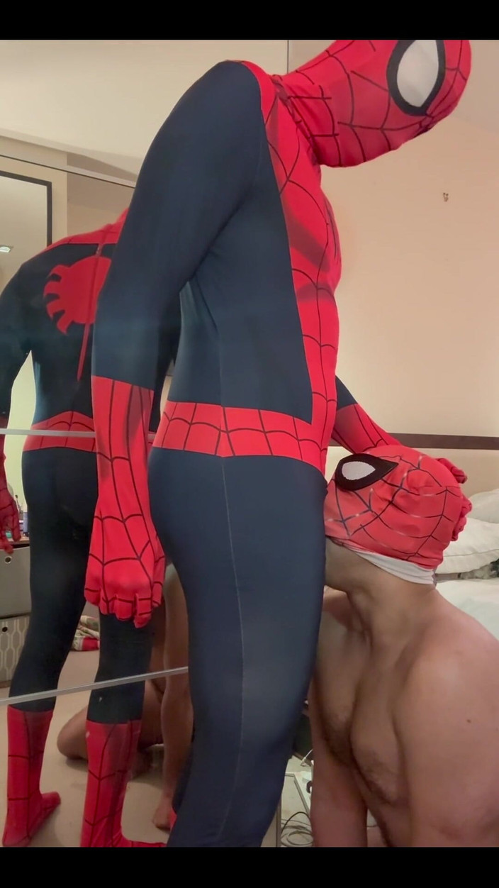 Mileshenryxxx: Una sborrata spidea