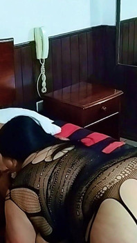Isteri montel dikongsi, suami merakamnya, hanya peminat dalam ereksi perlahan