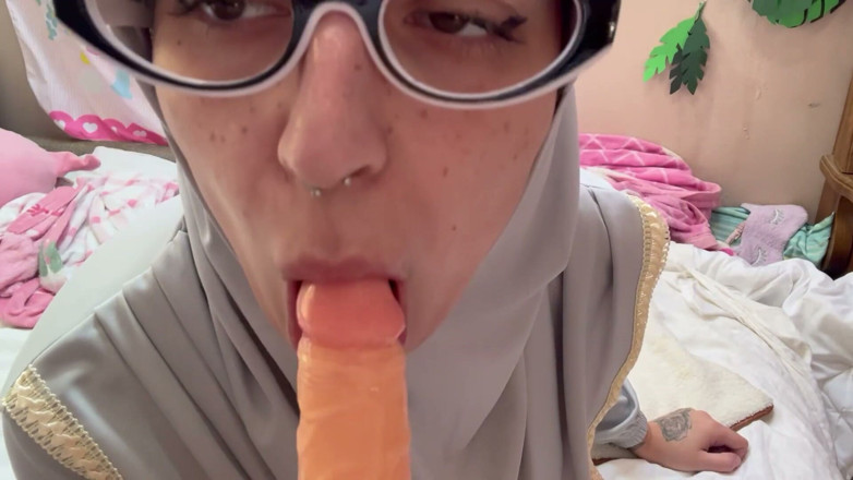 lanalovacutie: Blowjob Hijab
