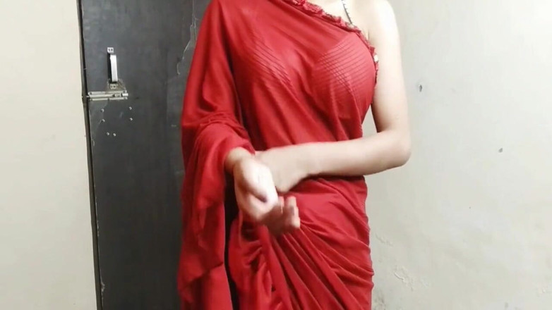 Desi college love: Desi Młoda macocha Priya ma oszukiwanie i ostry seks z...