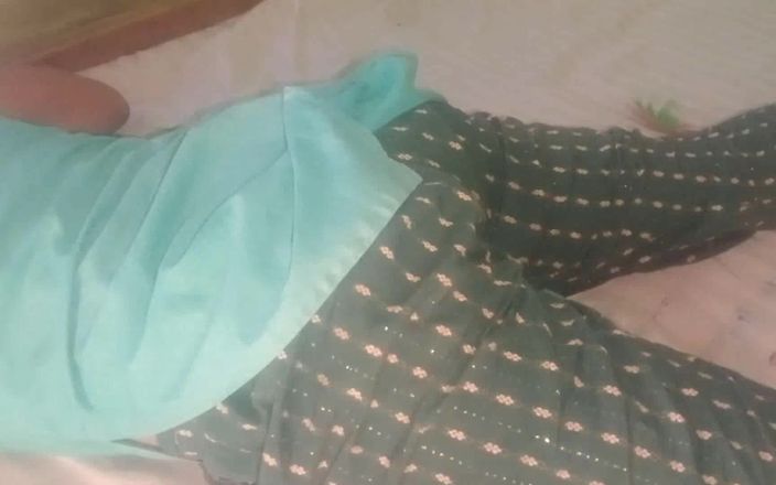 Pooja Sexy: Indyjski seks Bhabhi ze swoim chłopakiem