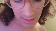 JanineLang: Je sors les poubelles nu (le voisin m’a eu)