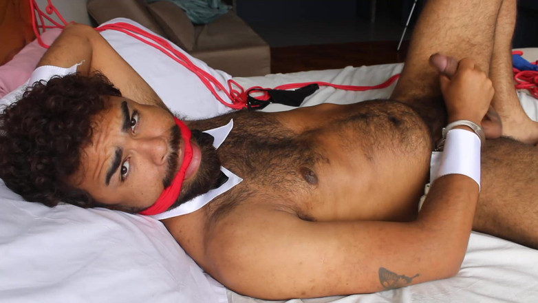 Brazilian guys gagged: Sıcak Bir Tavşan Başı Belada (10 Eylül)!