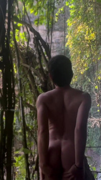 Chico latino sexy pasa una tarde calhonda en casa todos los días