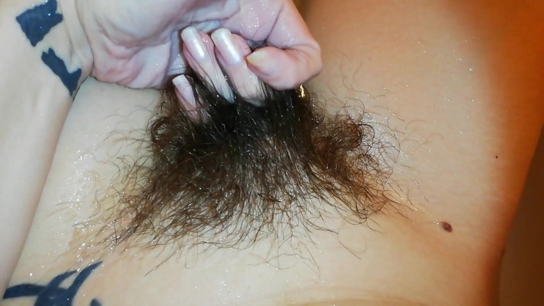 Cuteblonde666: Extreme hairy bush underwater