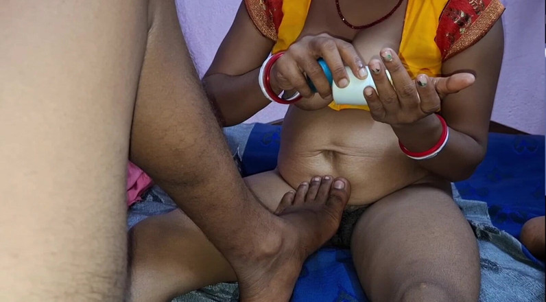 Sumaj: Tamil esposa bañándose, tetas masaje
