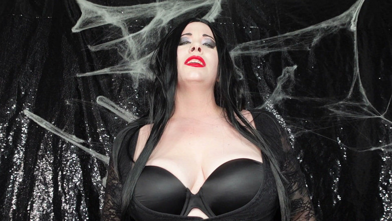 Deanna deadly: 뚱뚱한 배를 사랑하고 먹이주는 계모 Morticia Addams