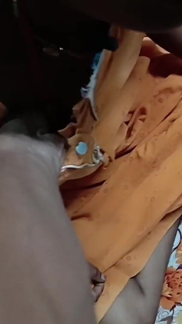 DesiFucker2130: Desi slabă anal mic hol futând o pulă mare, sex...