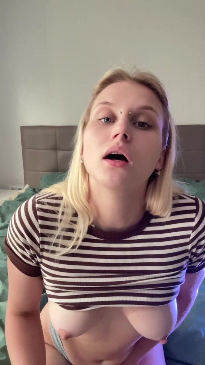 MertyXXX: Sigara Içerken Kendimi Okşayarak