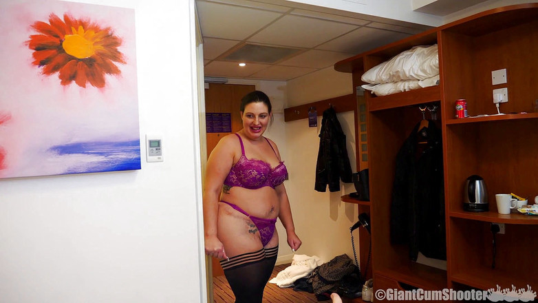 Giant CumShooter Productions: Busty BBW Crystal smith sucks 2 cocks