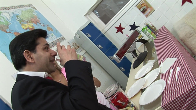 Miami Reality: Troie inglesi sesso di gruppo hardcore al ristorante