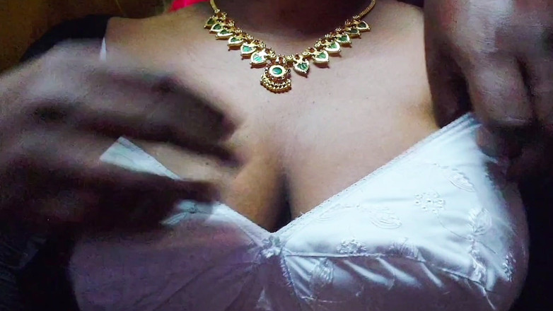 Desi Mohini: hot desi bhaartiy jore kamre men poora haardakor seks karte...