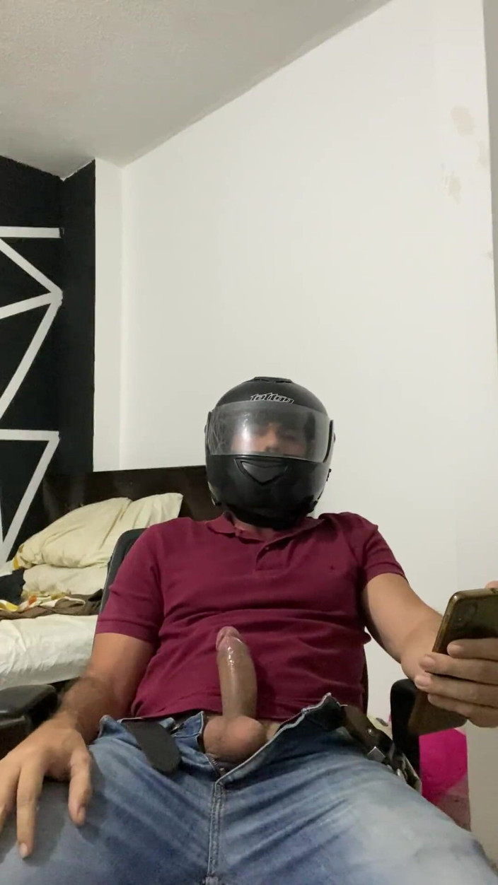 Latin mature king: Messenger fotoğraflarıma mastürbasyon yapıyor bölüm 1