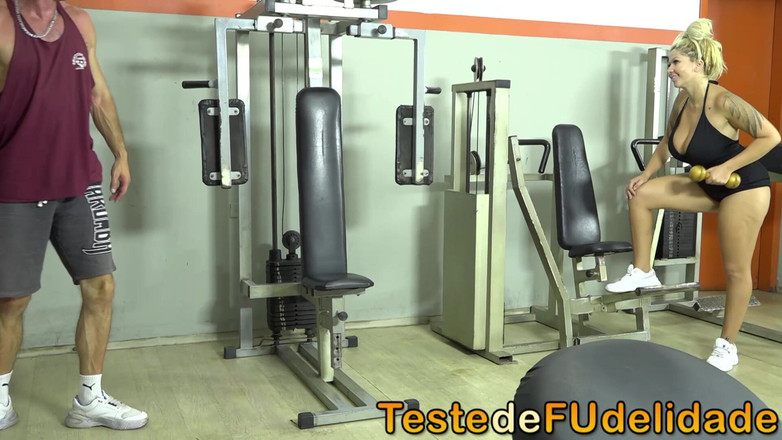Teste de Fudelidade: Sexo Na Academia Com Loira Dos Peitos Grandes
