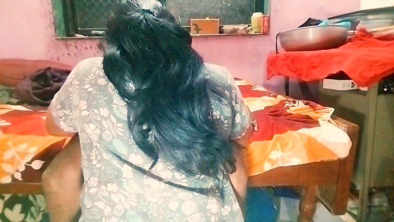 Hemant: La moglie sexy anuradha viene scopata in abito da notte...