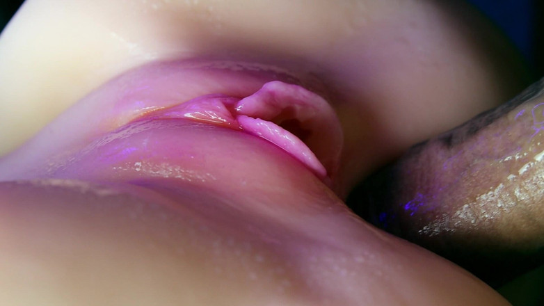 SEXY_GUYBEST: Close-up suculento da buceta absorve uma porção de esperma de...