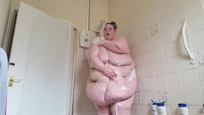 SSBBWLadyBrads: shower jiggles and washing pt 3