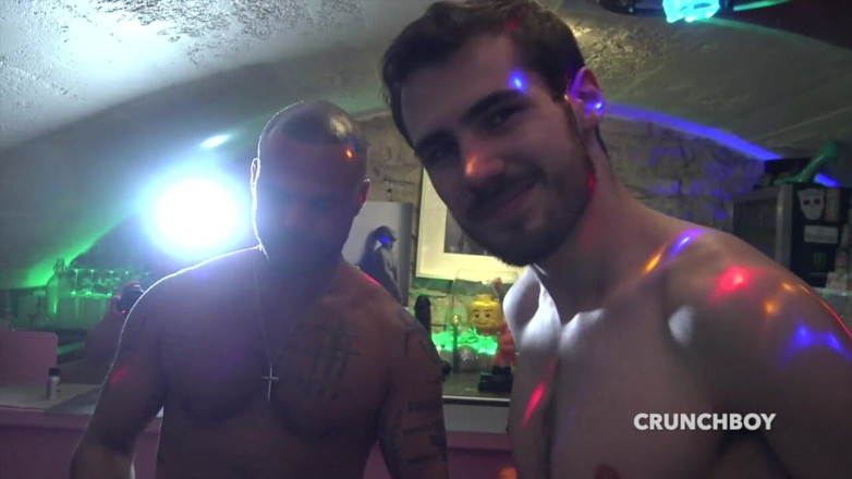Straights boys loves gay: เกย์โดนสองหนุ่มเฮ็ท ลาตินกับอาหรับ เย็ดดิบไม่ใส่ถุง