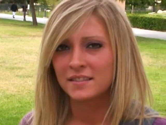 Top Web Models: Carmen Kinsley remaja blonde seksi dengan zakar besar blowjob sudut...