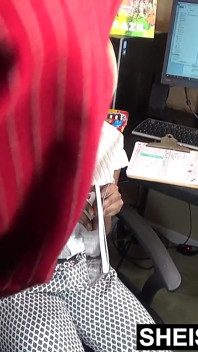 Secretaria dando al gerente pervertido duro gran punto de vista mamada y misionero follando en el escritorio de trabajo, grandes tetas Sheisnovember