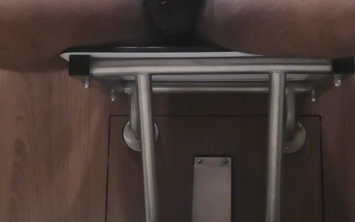 ObsidianFurry: Amador brown jovem chub fica com tesão enquanto viaja e...