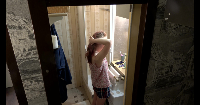 Milfs and Teens: Awek muda mandi untuk Perverts