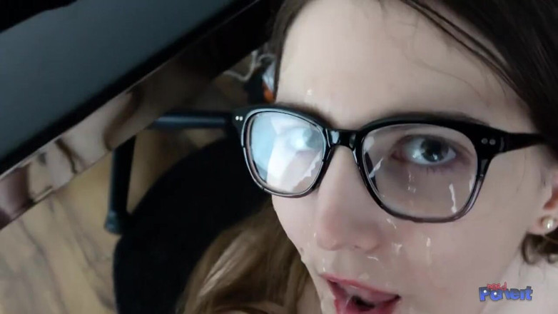 Nerd Pervert: Victoria Hurley - 时髦的喷出情人