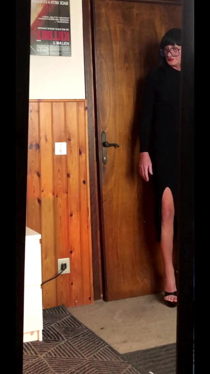 Andreina Naty: Tes berjalan dengan sepatu hak tinggi