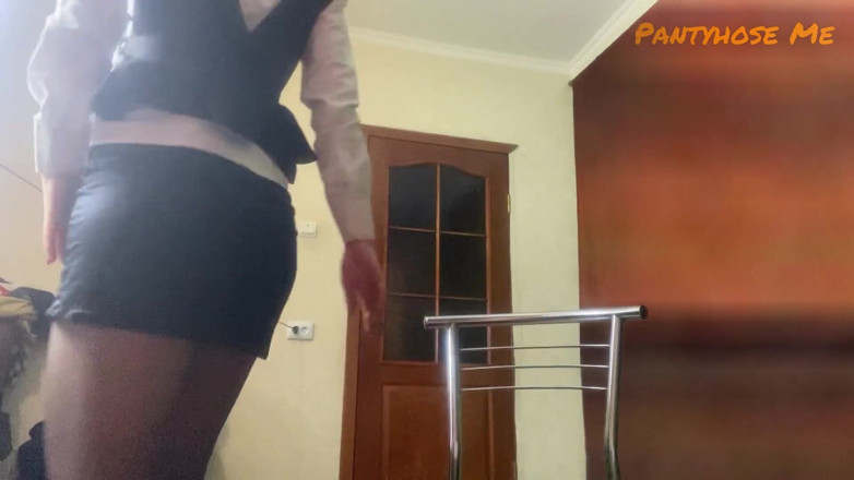 Pantyhose me porn videos: Maestra universitaria provocando sus piernas y pies en pantimedias negras
