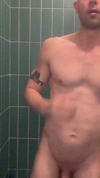 I Give Myself a Good Wank in My Friend's Shower