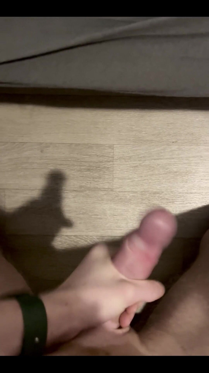 Johnny69227: Grosse éjaculation avec respiration lourde