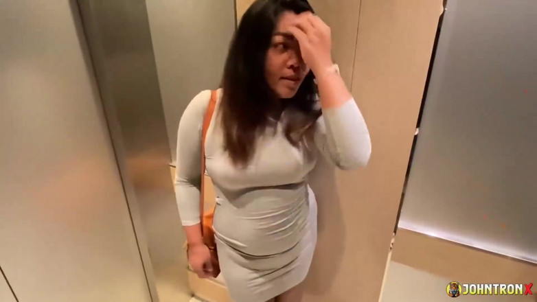 John Tron X: Johntronx - Sveltina POV in uno specchio con una splendida ragazza...