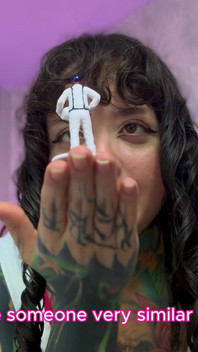 Naughty Giantess 파워 플레이 작은 사람. 재채기, 노