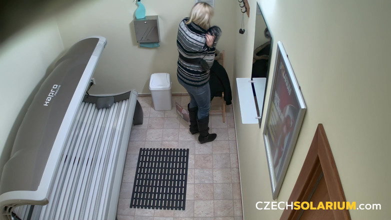 Czech Solarium: Solarium Ceko 12: cewek hot rambut pirang lagi bugil sambil bugil...