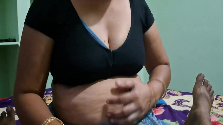 Sexy sindu: Sindu thổi kèn gợi cảm