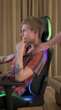 Distracted the Guy From the Game, Gave the Twink a Rimming, Fucked His Tight Asshole Part 1