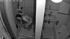 KittieNoOne: Застукали в душе