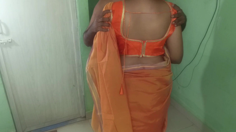 Wonder: Gift glamourkvinnor orange saree stående position romantik