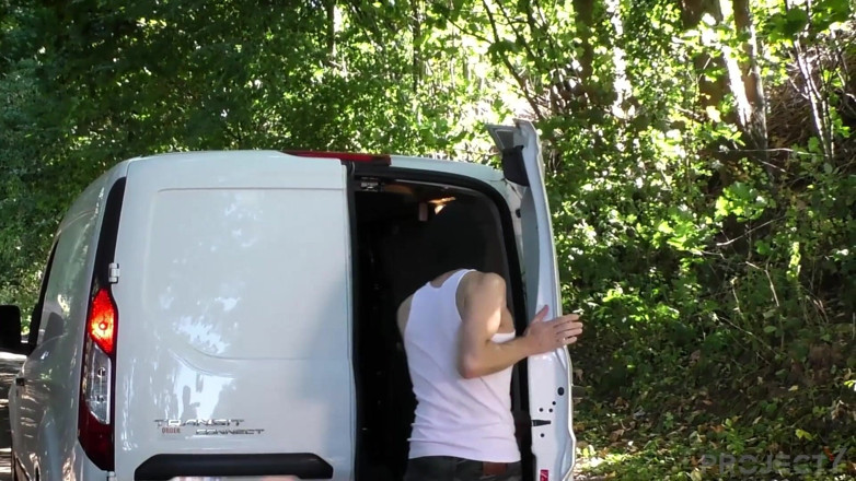 Project Y studios: Sclavă sexuală autostopistă vol. 1
