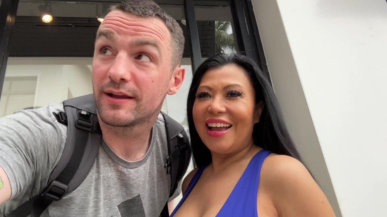 Andres Acosta: Une Cougar Asiatique À Gros Nichons Reçoit Un Creampie Dans De...