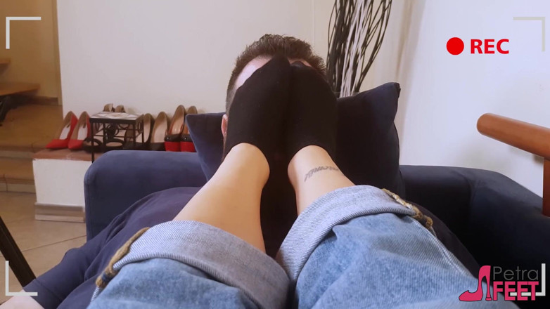 Foot Fetish HD: La perversa petra si mette i piedi in faccia