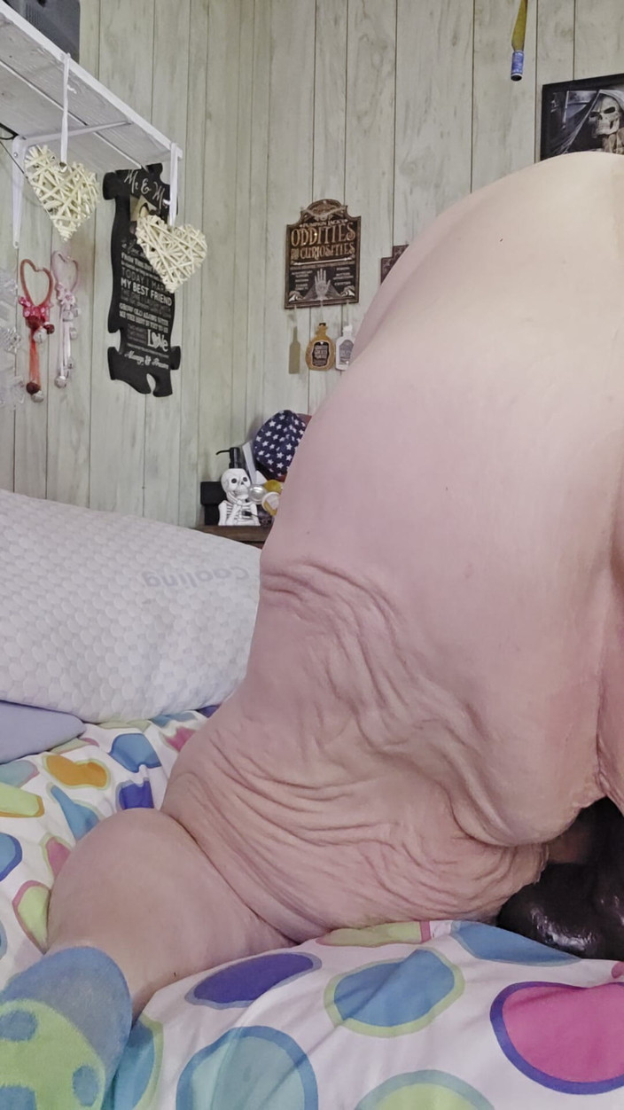 HerculesnVENUS: From a Sideways View Fat Chick Fucks You