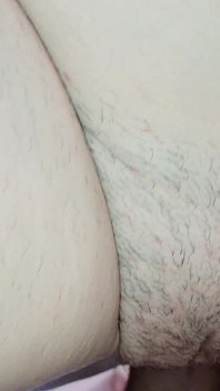 Mijn vrouw houdt van veel crème op haar poesje