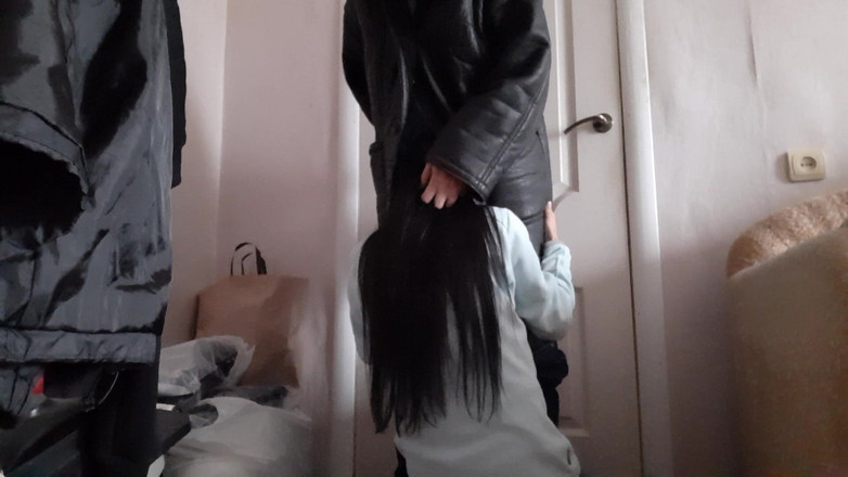 Lesbian-candys: Я швидко кінчаю в рот сусідці, тому що її чоловік вже почав відкривати вхідні двері