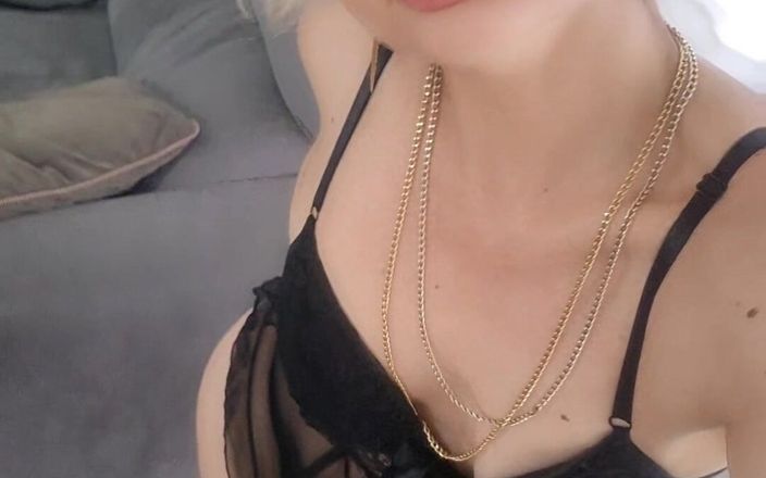 Sofy13: Ahoj, jsem Sofy, skutečná amatérka, která miluje sex, zralá milfka,...